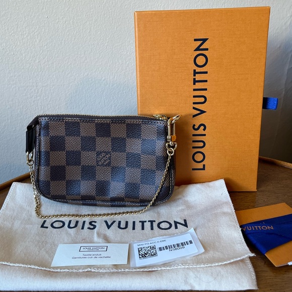 Unused Louis Vuitton Mini Pochette in Damier Ebene - Picture 3 of 11
